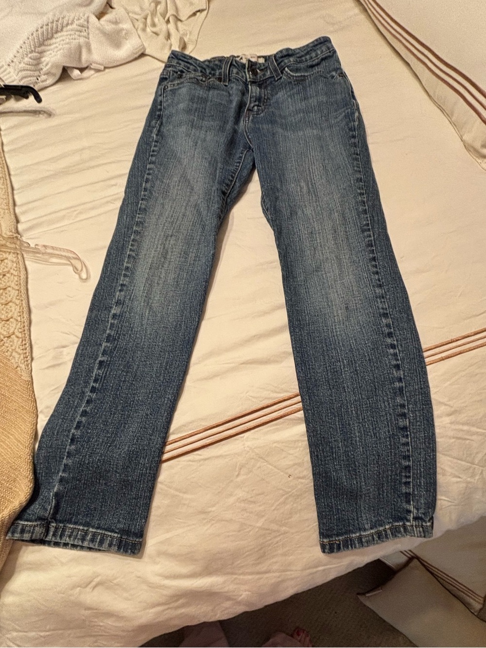 Ladies Classic Mid Rise Skinny Fit Blue Jeans,